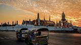 Chinese tourists scram in fear of scams