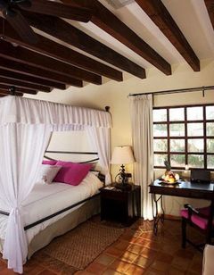 Guaycura Boutique Hotel & Spa