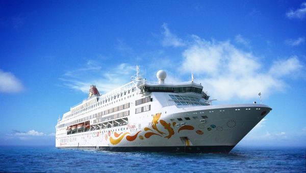 Star Cruises begins cruising with an initial reduced passenger capacity of 50%, with Langkawi and Straits of Malacca sailings. Star Cruises begins cruising with an initial reduced passenger capacity of 50%, with Langkawi and Straits of Malacca sailings.