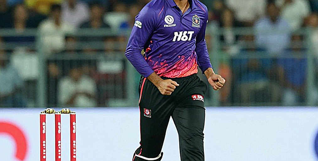 পঞ্চাশ উইকেট, একটা খালি চেয়ার: অ্যান্ডারসনের চুক্তি-বাতিলের খবরে যে কণ্ঠস্বর অনুপস্থিত